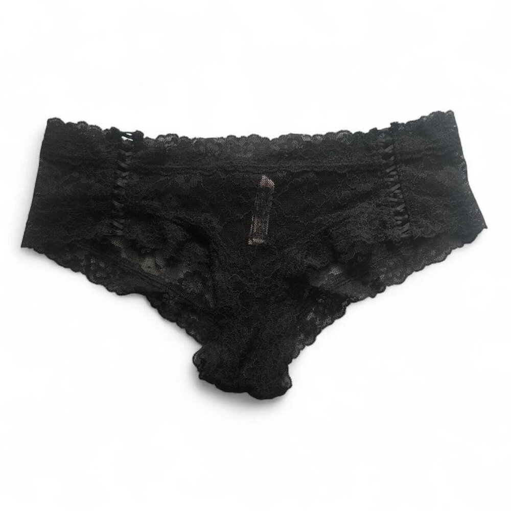 VS Black Lace Cheeky Panty